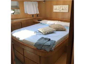 Asia Boat Builder Aquarius 55 Fly