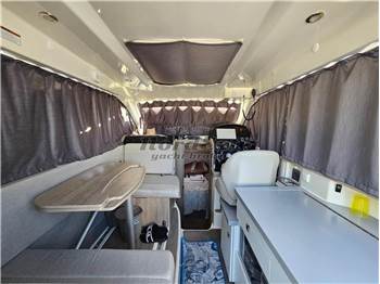 Quicksilver 905 Weekend