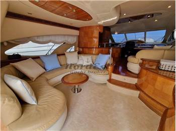 Azimut 62 Fly