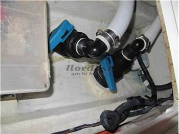 Edge Water 265 Express