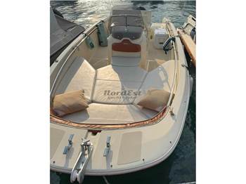 Invictus 190 FX (motore 2025)