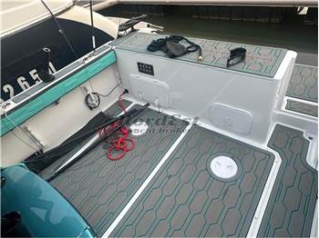 Pursuit Tiara 2800 Offshore