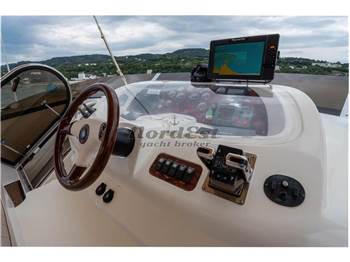Fairline Squadron 62