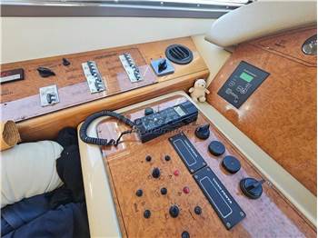 Ferretti 430