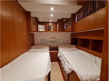 Mochi Craft Dolphin 64 Cruiser