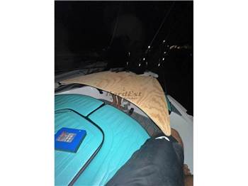 Pursuit Tiara 2800 Offshore