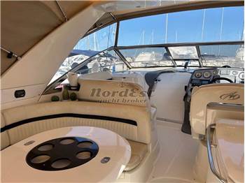 Monterey 375 Sport Yacht