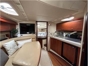 Monterey 375 Sport Yacht