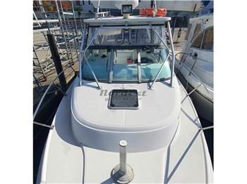 Boston Whaler Conquest 28