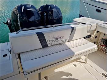 Boston Whaler Outrage 28 (Verado 300 - 2018)