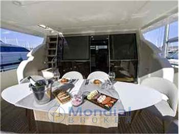 Ferretti yacht 70