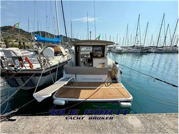 Sealine C330