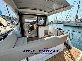 Sealine C330
