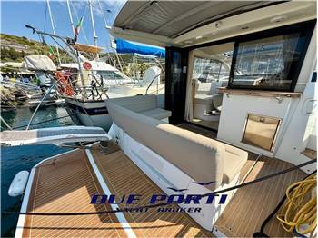 Sealine C330