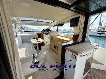 Sealine C330
