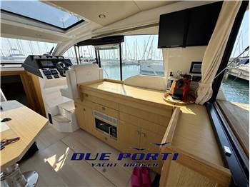 Sealine C330