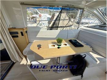 Sealine C330