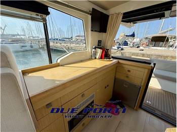 Sealine C330