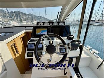 Sealine C330