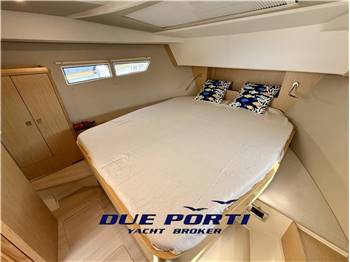 Sealine C330