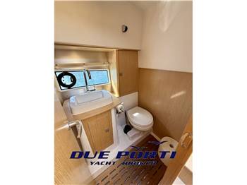 Sealine C330