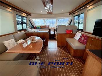 Riviera 45 Flybridge