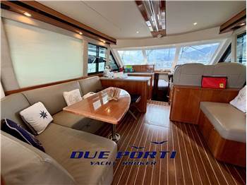 Riviera 45 Flybridge
