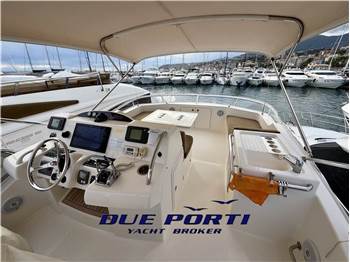 Riviera 45 Flybridge