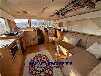 Bertram 37 Fly