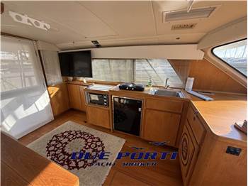 Bertram 37 Fly