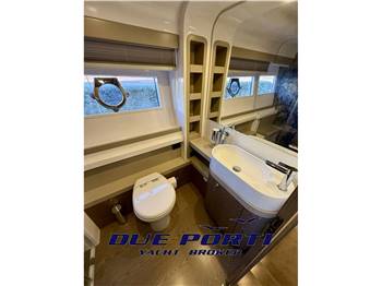 Ferretti 550