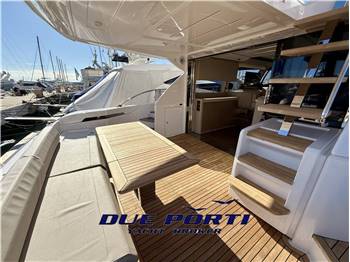 Ferretti 550