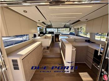 Ferretti 550