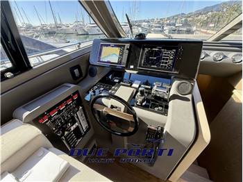 Ferretti 550