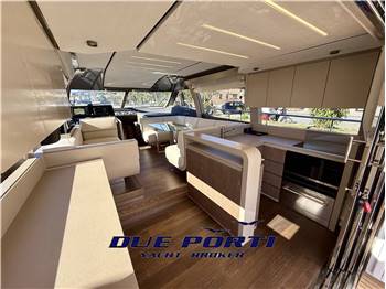Ferretti 550