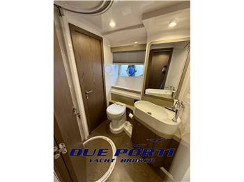 Ferretti 550