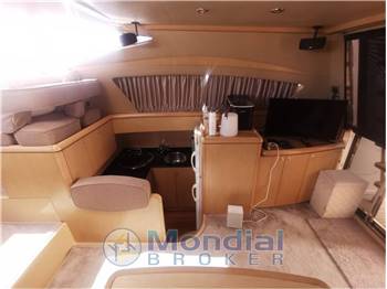 Ferretti Yachts 460