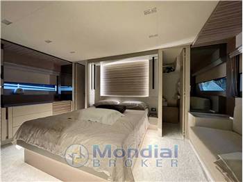 Ferretti Yachts FERRETTI YACHTS 670
