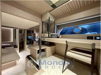 Ferretti Yachts FERRETTI YACHTS 670