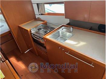 Beneteau OCEANIS 38.1