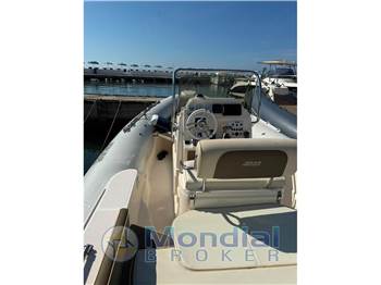 JOKER BOAT CLUBMAN 24 Modello consolle centrale