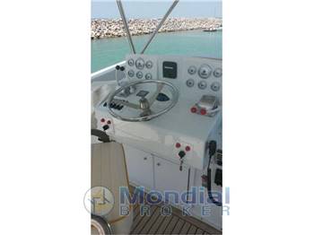 HATTERAS 53
