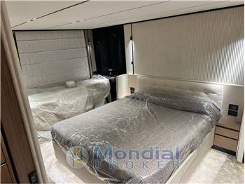 FERRETTI 720-LEASING IN CORSO