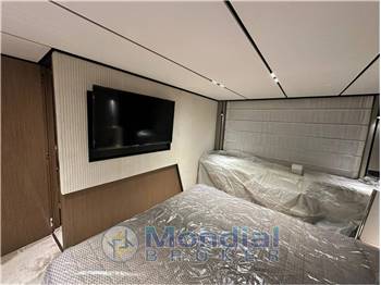 FERRETTI 720-LEASING IN CORSO