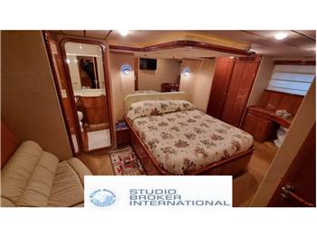 FERRETTI SPA 680 FLY