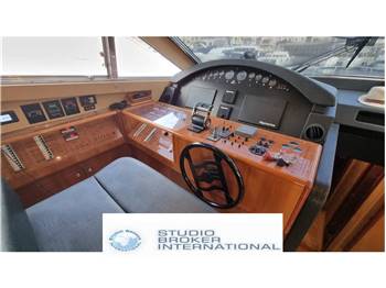 FERRETTI SPA 680 FLY