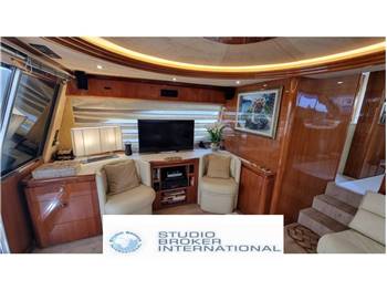 FERRETTI SPA 680 FLY