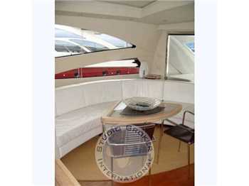 Pershing 76