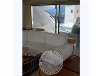 Pershing 76