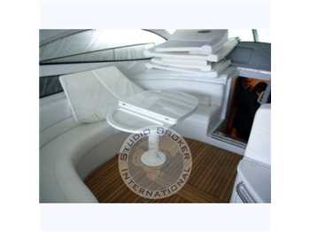 Pershing 46